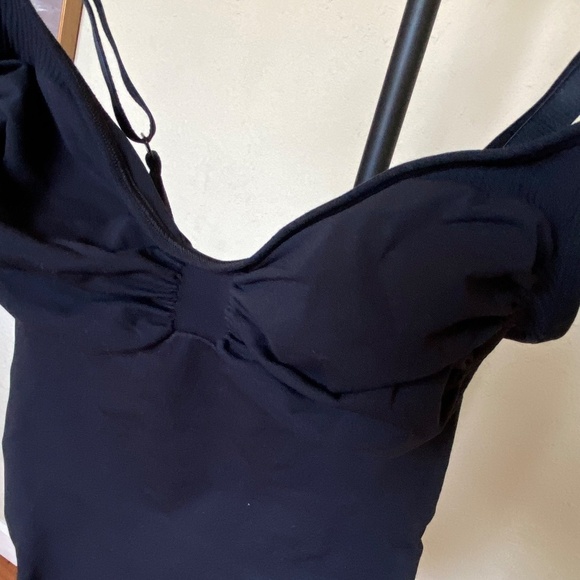 Skims sz L Seamless Sculpt Mid-Thigh Bodysuit Onyx black New without box shorts - Picture 8 of 11